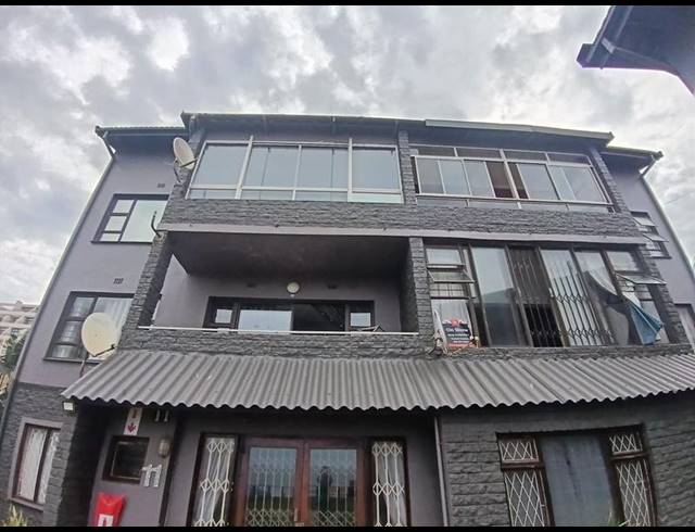 2 BEDROOM APARTMENT FOR SALE IN MANABA BEACH